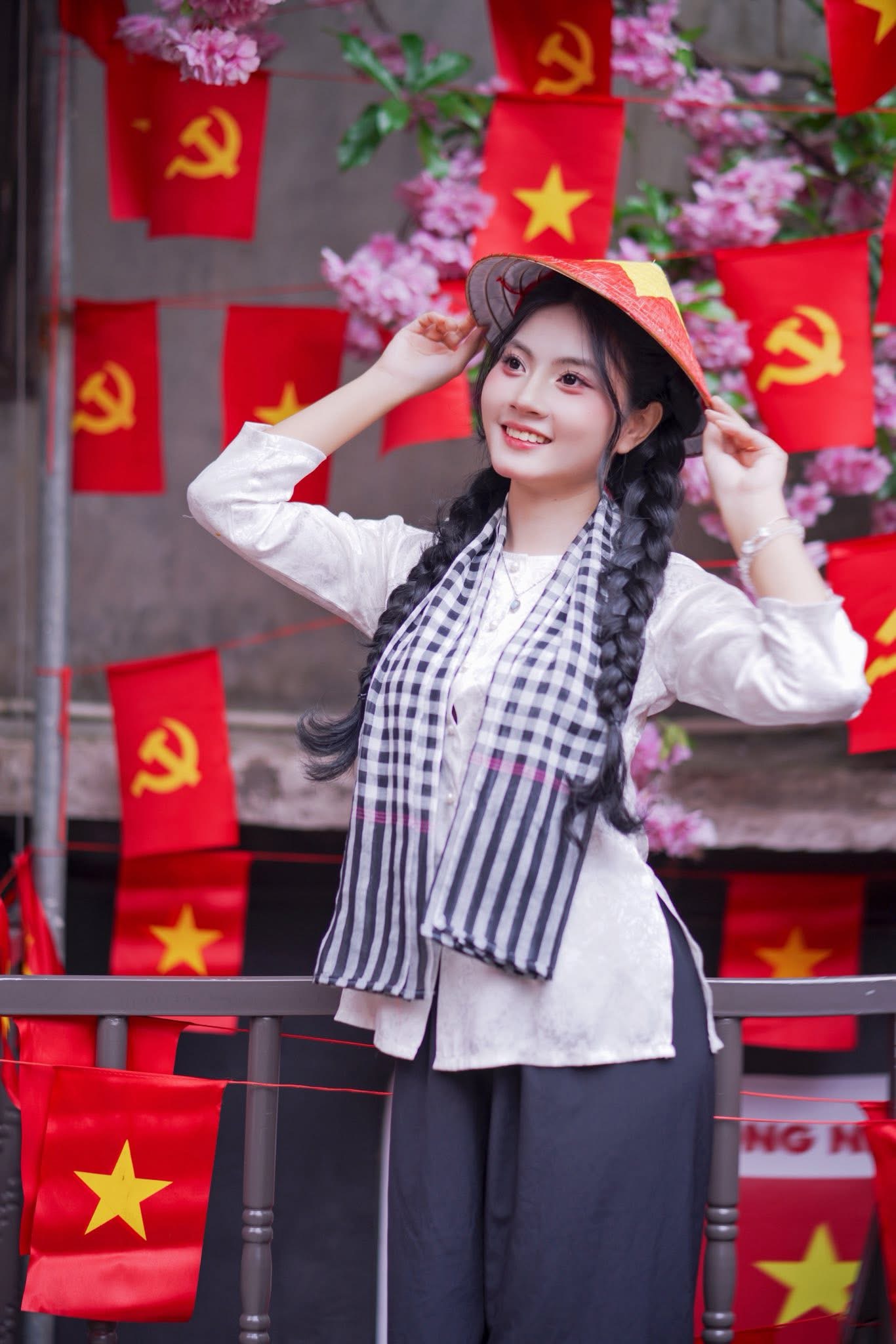 Áo bà ba trắng hoạ tiết