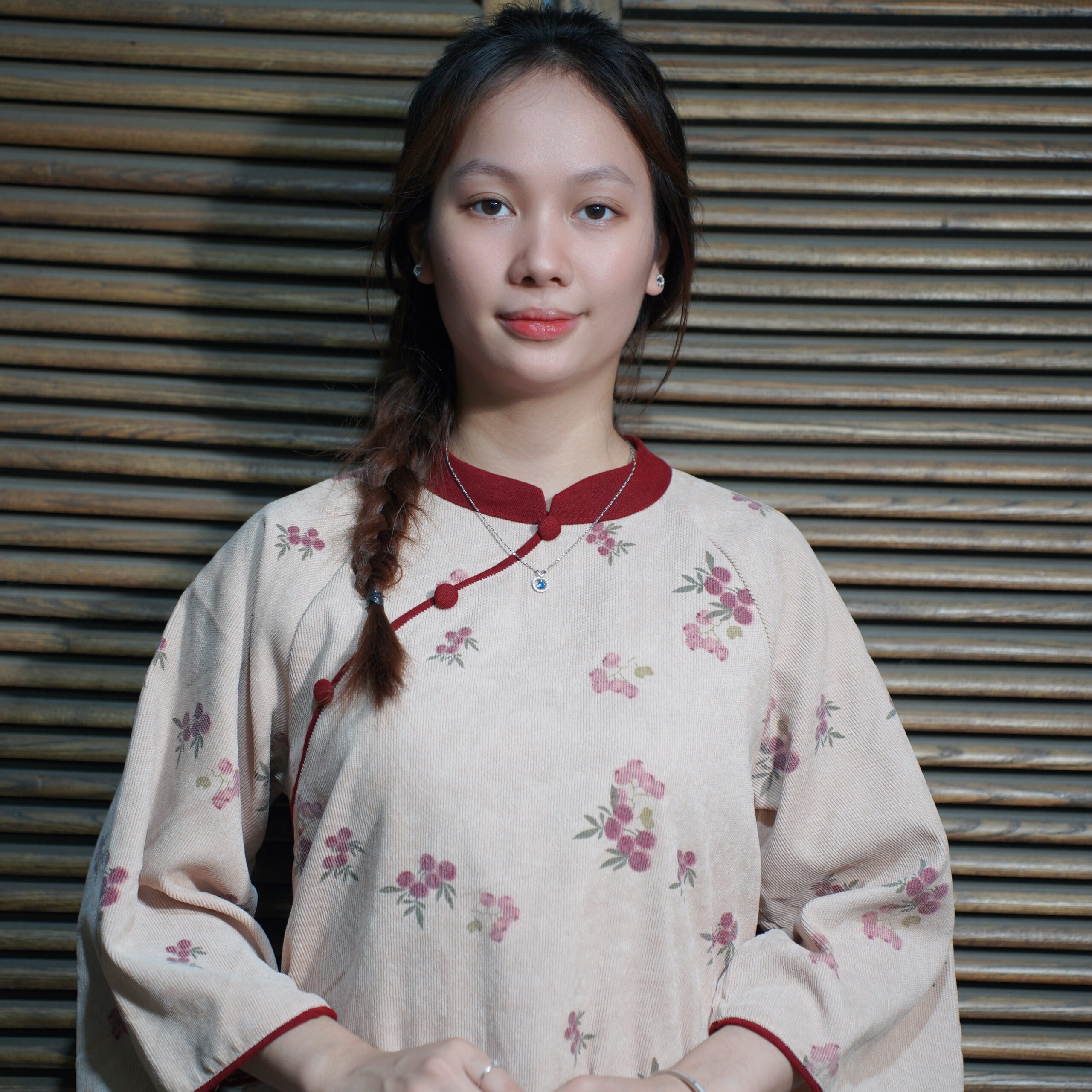 Áo Dài cúc viền đỏ