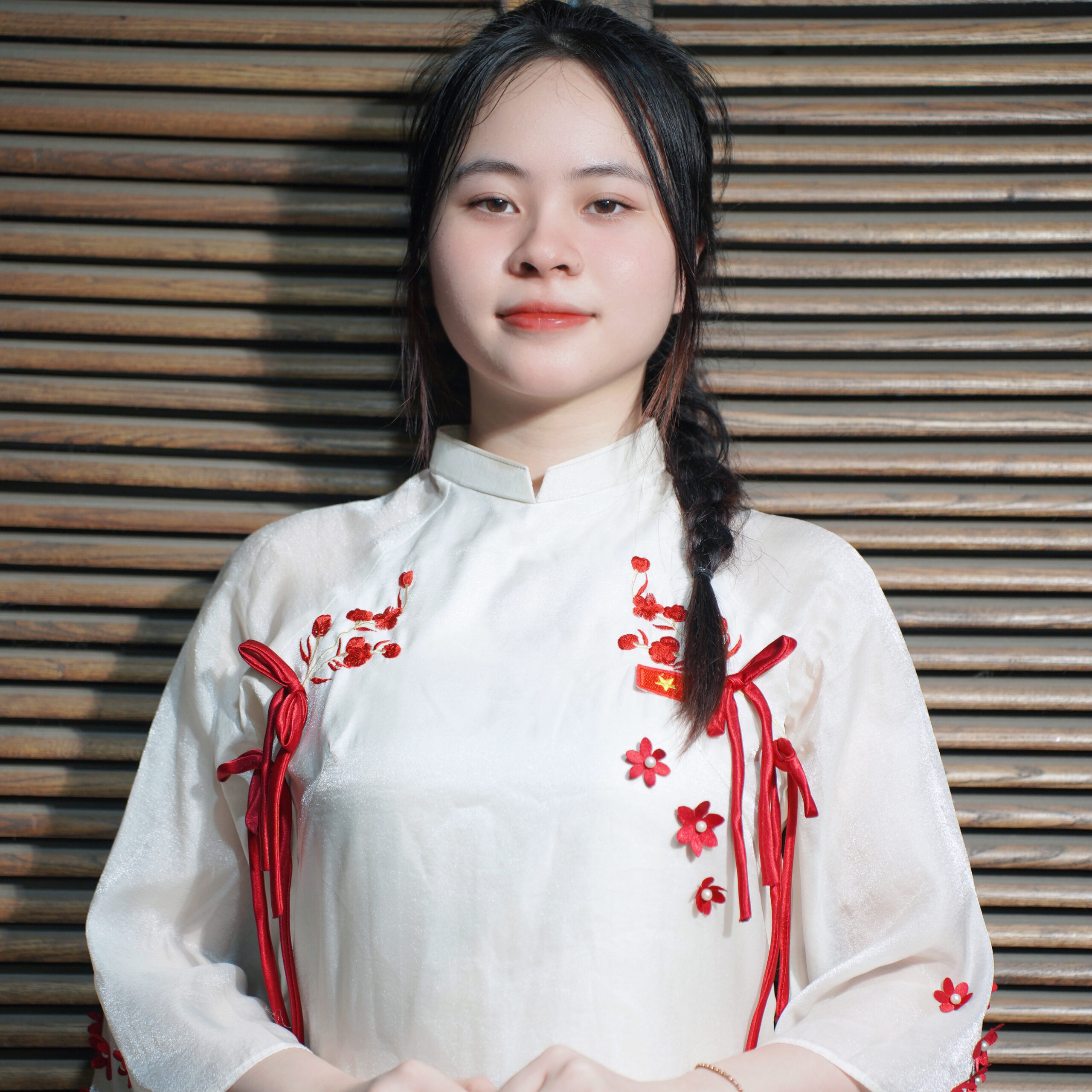 Áo Dài trắng nơ xuông